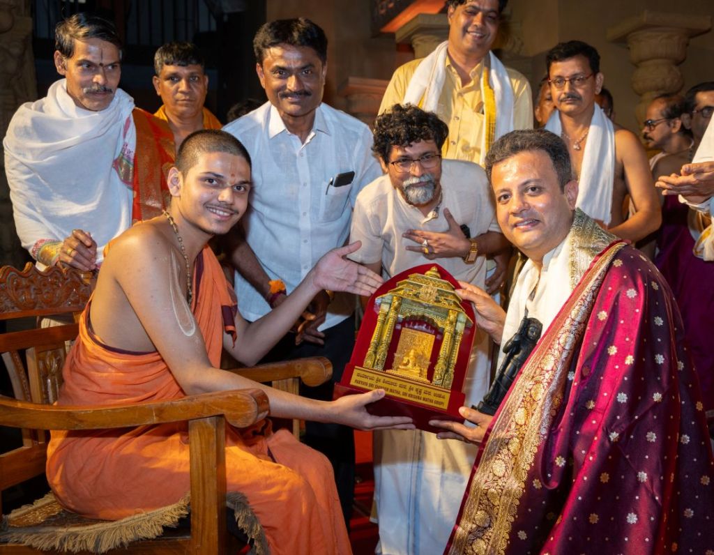 ಶ್ರೀಕೃಷ್ಣ ಮಠಕ್ಕೆ ಡಾ. ಪ್ರತಾಪ್ ಮಧುಕರ ಕಾಮತ್ ಭೇಟಿ